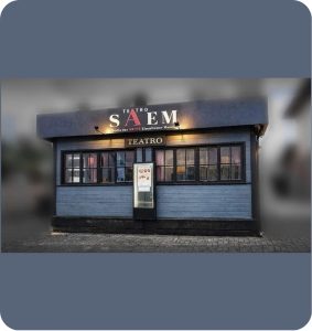 Teatro SAEM em São José (SC) atingido por incêndio.