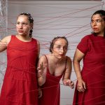 Mulheres discutem Menstruação em "Gota Vermelha" com peça e instalação. Foto: Igor Franco - H3C Audiovisual.